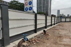 旭東圍擋廠家-彩鋼圍擋板有什么優(yōu)勢？